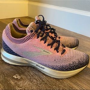 Brooks Bedlam DNA AMP size 8